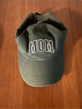 MOM Embroidered Cap - Green